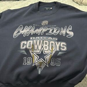 Abercrombie, Dallas Cowboys crewneck size large